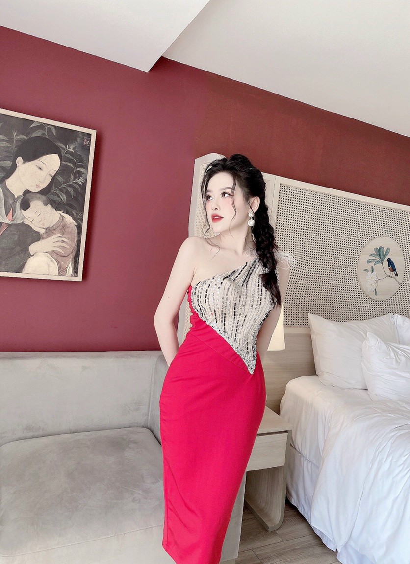 Đầm dự tiệc cưới  lệch vai kết lông vũ- HN1144